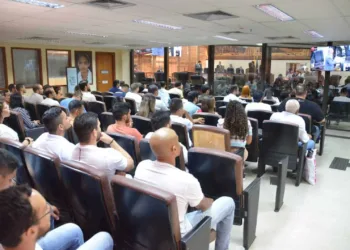 Deputados derrubam veto e aprovam PL que elimina cláusulas de barreira em concursos públicos realizados no Acre