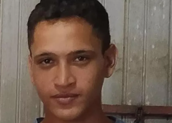 Criminosos invadem casa e matam jovem de 19 anos a tiros