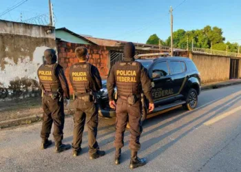 PF cumpre mandados de prisão, busca e apreensão contra acusados de assaltos a carteiros