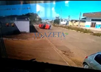 Carro capota e uma pessoa fica ferida em suposto racha no Segundo Distrito de Rio Branco
