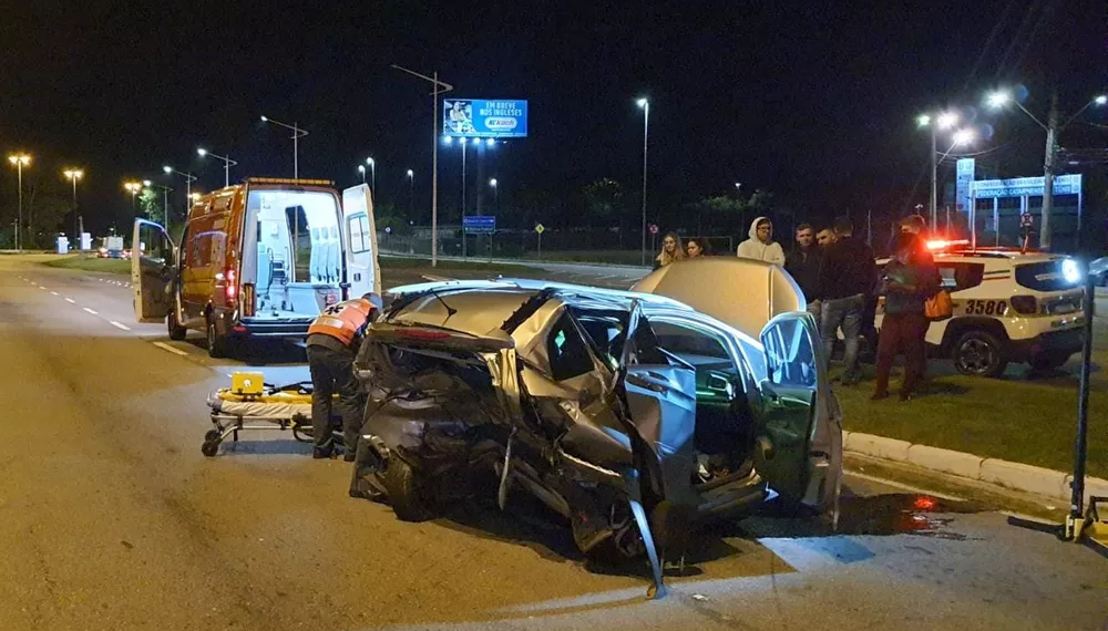 Maurício Lisboa morreu após o carro em que ele trafegava com a esposa ser atingido por veículo que praticava racha em uma das vias mais movimentadas de Florianópolis (Foto: Guarda Municipal de Florianópolis)