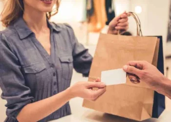 Com a proximidade do Dia das Mães, Procon fiscaliza comércio e orienta consumidores