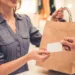 Com a proximidade do Dia das Mães, Procon fiscaliza comércio e orienta consumidores