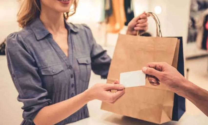 Com a proximidade do Dia das Mães, Procon fiscaliza comércio e orienta consumidores