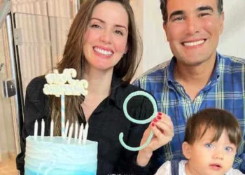 Registro lindo do casal Kailane e André Parigot comemorando os nove meses do filho Pedro Henrique