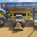 Duas pessoas são presas em flagrante transportando mais de 100kg de drogas em dois carros