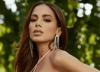 Anitta diz que clima de 'briga' no Brasil é culpa de Bolsonaro: 'Estimula'