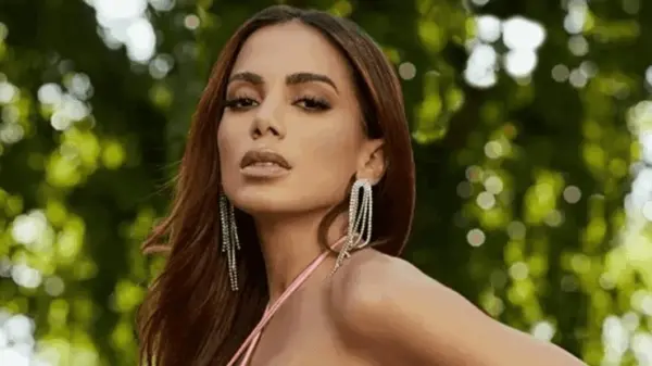 Anitta diz que clima de 'briga' no Brasil é culpa de Bolsonaro: 'Estimula'