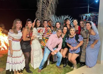 O casal Luís Antônio e Dani Florêncio pilotaram a 3ª edição do “São João Entre Amigos” no último sábado