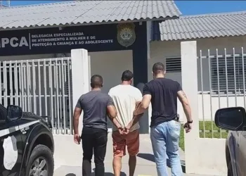 Homem que invadiu duas casas na tentativa de matar a ex é preso em Cruzeiro do Sul