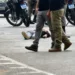 Policial à paisana reage a assalto e mata dois suspeitos na Baixada da Sobral