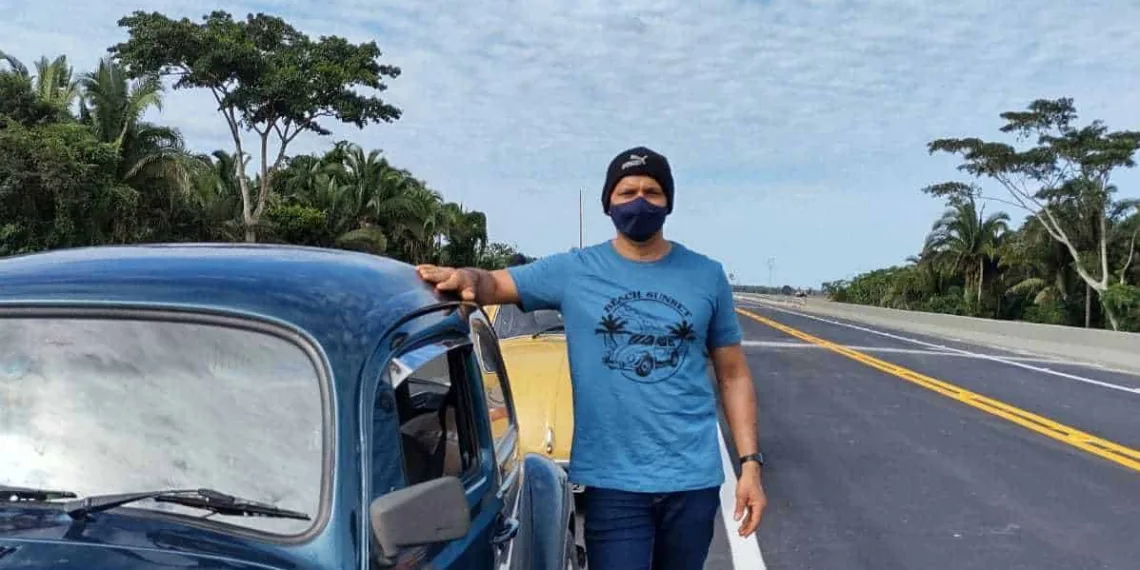 'Dia Mundial do Fusca': clube do Acre promove exposição com mais de 40 exemplares do carro, no Lago do Amor