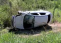 Homem morre e outro fica ferido em colisão entre carro e moto na BR 364