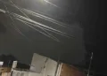 Rio Branco registra novo incêndio em terreno baldio e bombeiros agem rápido para evitar que chamas alcancem residências na Vila Ivonete