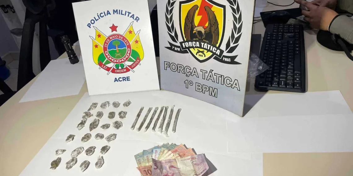 Acusado foi flagrado portando trouxinhas de skank e maconha (Foto: Cedida)