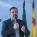 'Eu me solidarizo com a dor dessas mães', diz Alan Rick em solenidade com a ministra Cristiane Britto marcada por protesto