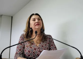 Vereadores de Rio Branco debatem 'descaso' na saúde do Acre e denunciam mortes de crianças por falta de UTI