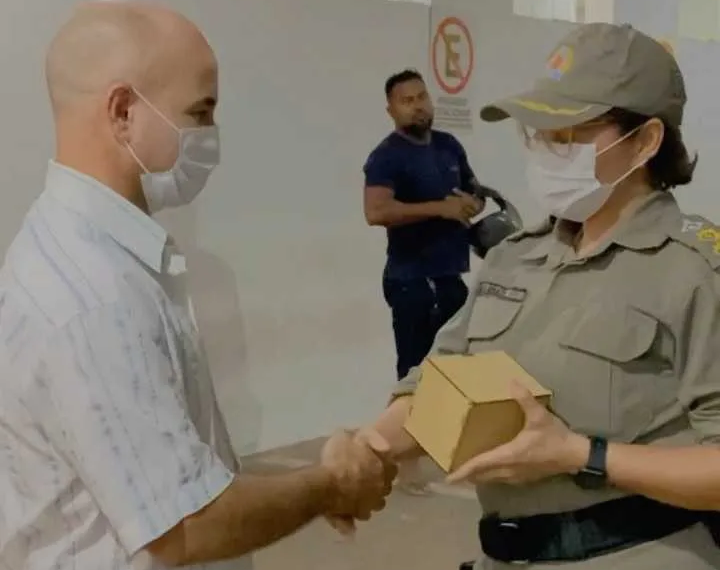 Sargento da PM esfaqueado durante ocorrência recebe alta do Pronto-Socorro de Rio Branco
