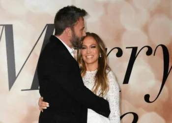 J Lo e Ben Affleck se casam em Las Vegas