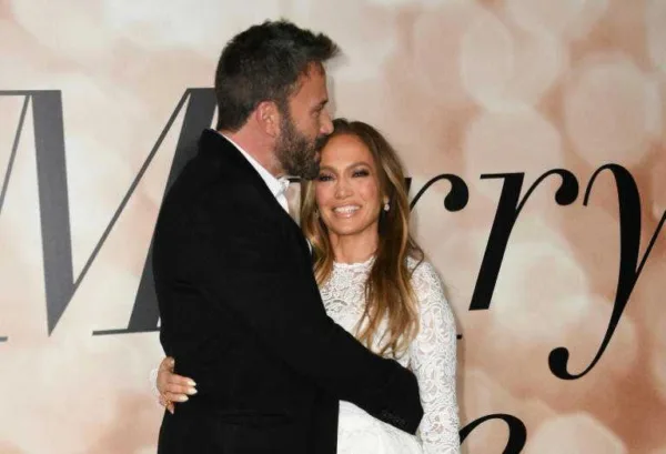 J Lo e Ben Affleck se casam em Las Vegas