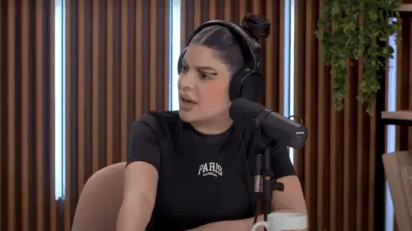 Após beijar Ary Fontoura, Gkay tira férias de homem: 'Dando muito trabalho'