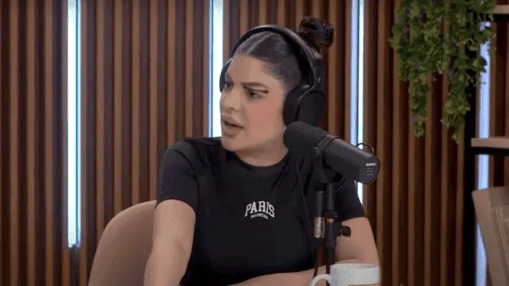 Após beijar Ary Fontoura, Gkay tira férias de homem: 'Dando muito trabalho' 1 Após beijar Ary Fontoura, Gkay tira férias de homem: 'Dando muito trabalho'