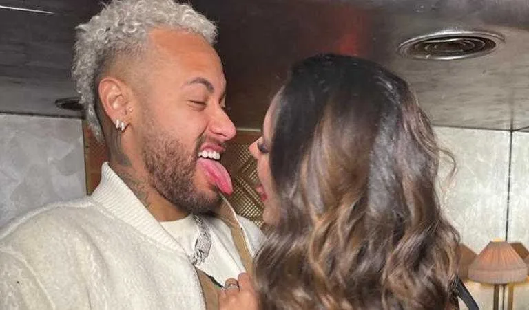 Neymar e Bruna Biancardi vivem série de coincidências e web suspeita de término