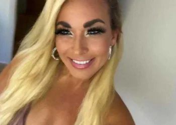 Professora é demitida após ter página no OnlyFans descoberta: ‘Chocada e triste’