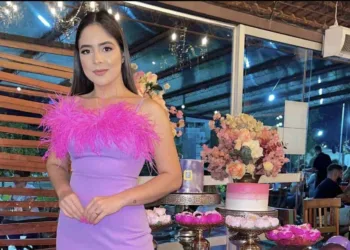Vivas para Jayane Lima, que amanheceu em ritmo de festa no último dia 2