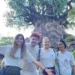 Os jornalistas Tiago Martinello e Brenna Amâncio, na companhia de Ivete Martinello e Marilza Mendes, aproveitaram bons dias de férias em Orlando-EUA