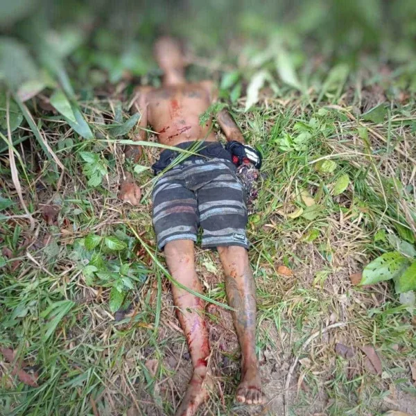 Jovem é encontrado morto na Cidade do Povo; suspeita é de que ele tenha sido executado pelo 'tribunal do crime' 2 Jovem é encontrado morto na Cidade do Povo; suspeita é de que ele tenha sido executado pelo 'tribunal do crime'