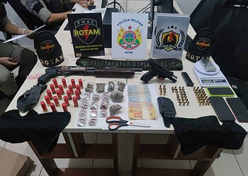 PM é acionada em ocorrência de violência doméstica, mas descobre 'escritório do crime' no bairro Mocinha Magalhães