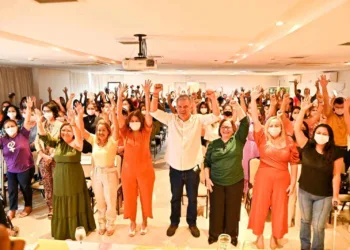 Lene Petecão reúne centenas de mulheres em seminário que debateu maior participação feminina na política