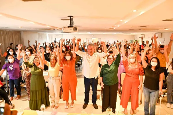 Lene Petecão reúne centenas de mulheres em seminário que debateu maior participação feminina na política