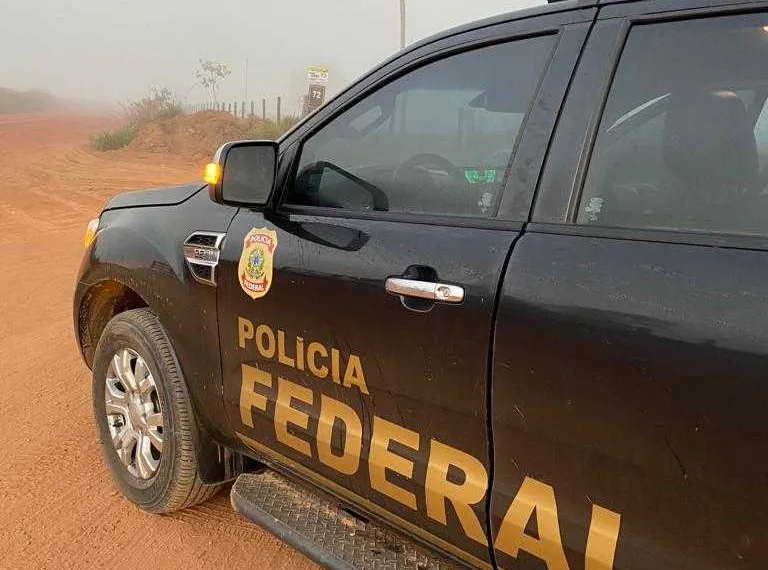 Policia Federal em combate ao desmatamento ilegal.