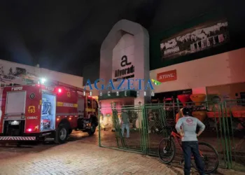 Incêndio destrói empresa agropecuária em Rio Branco