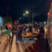Em Rio Branco, motociclista colide contra caixa de 'papa entulho' e fica gravemente ferido
