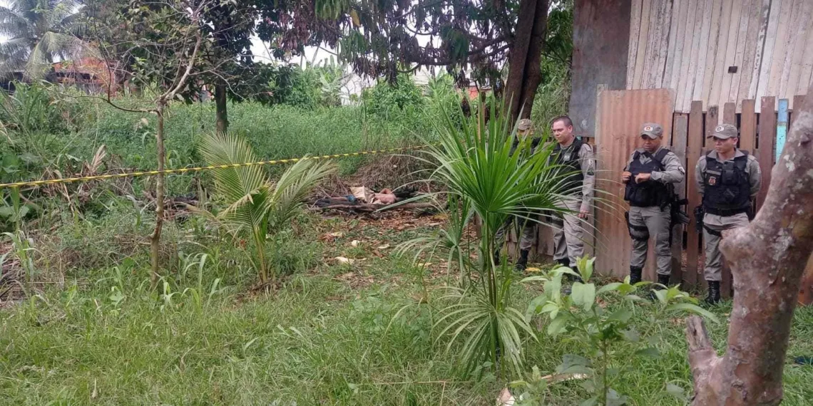 Corpo foi encontrado na manhã desta segunda-feira, 18, próximo à residência (Foto: Cedida|)