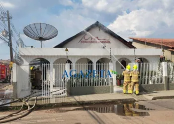 Incêndio destrói interior de igreja recém-reformada na Morada do Sol