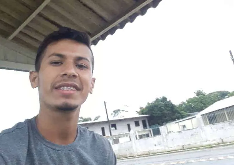 Com quadro de saúde delicado, família faz apelo para que jovem de 21 anos seja transferido de Cruzeiro do Sul para a capital
