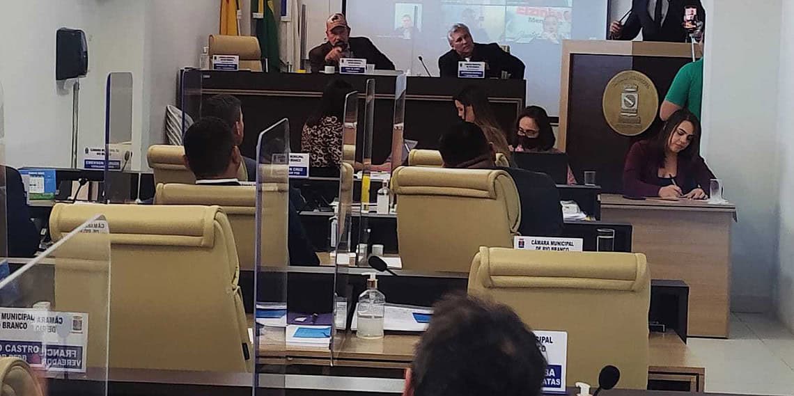 Troca de farpas ocorreu durante sessão na Câmara Municipal de Rio Branco nesta quarta-feira, 6 (Foto: Dell Pinheiro)