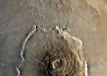 Mosaico colorido do vulcão Olympus Mons em Marte da Viking 1 Orbiter. O mosaico foi criado usando imagens da órbita 735 tiradas em 22 de junho de 1978.