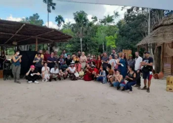 Em Cruzeiro do Sul, Xuxa Meneghel se reúne com lideranças indígenas do Vale do Juruá