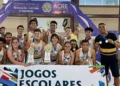 Luciano Huck compartilha vídeo de adolescente acreana que treinava descalça e ganhou tênis: 'Solidariedade'