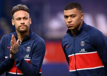 "Não confia"; relação entre Neymar e Mbappé volta a estremecer e jornal francês traz bastidores inéditos 5 "Não confia"; relação entre Neymar e Mbappé volta a estremecer e jornal francês traz bastidores inéditos