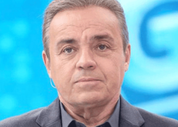 Família manda tirar anúncio de lápide com Gugu Liberato do ar: 'Mau gosto'