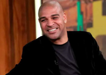 Adriano Imperador vive affair com neta de Gretchen de 18 anos de idade, diz jornal