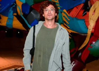 Novo affair de Jesuíta Barbosa acompanha ator em evento e entrega: 'Nos conhecendo melhor'