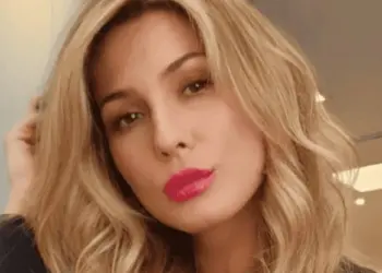 Lívia Andrade é detonada por público em primeiro dia na Globo: 'Rei na barriga'