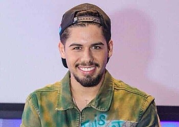 Zé Felipe solta alfinetada na compra de mil reais de Felipe Neto em figurinhas